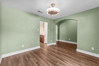 Building Photo - 8004 Fallen Oak Ln