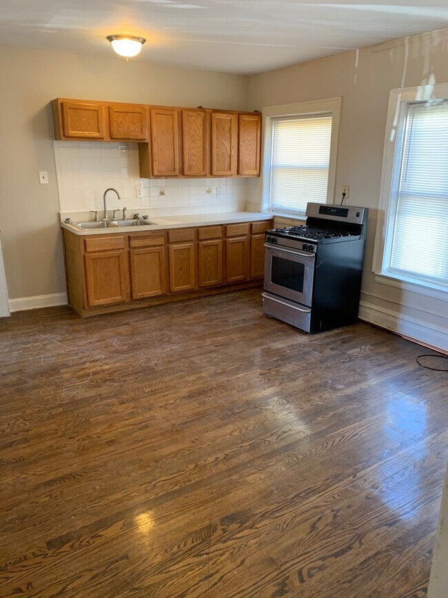 Kitchen - 8 N 3rd Ave