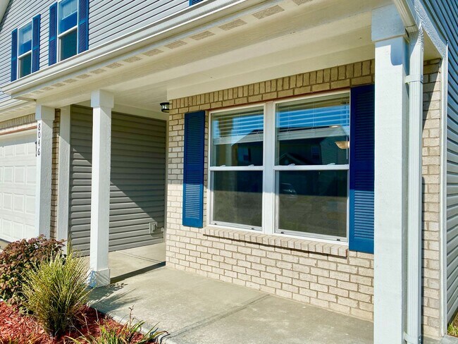 Foto del edificio - AMAZING 3 Bedroom 2.5 Bathroom Two Story H...