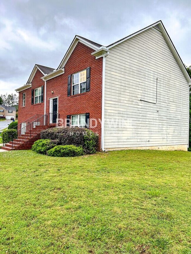 Building Photo - 455 Boxelder Rd