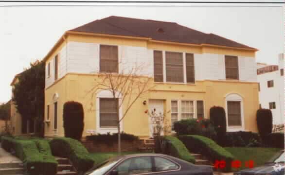 Building Photo - 140 S Reeves Dr