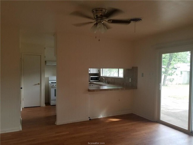 Building Photo - 4003 Aspen St