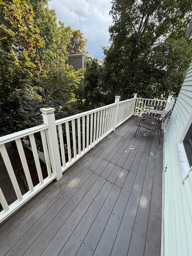 Primary Photo - 42 Holyoke Rd