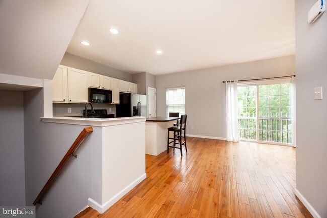 Building Photo - 2717 Fynamore Ln