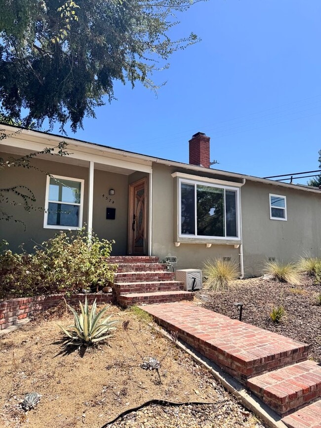 Building Photo - 4574 Whaley Ave