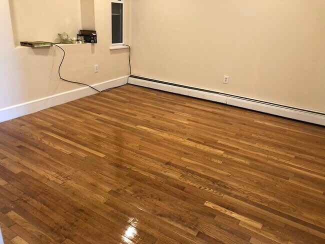 Foto del edificio - 883 Harrison Ave