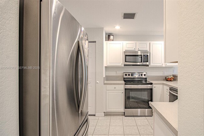 Foto del edificio - 16171 Sierra Palms Dr
