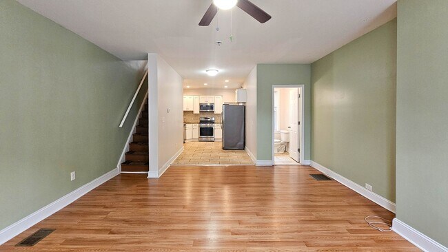 Building Photo - Beautiful home