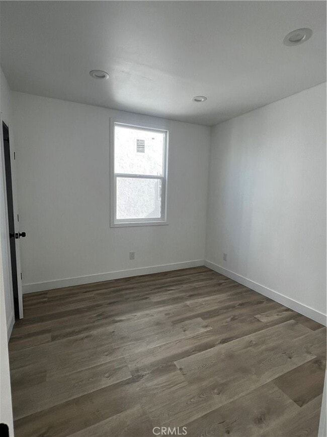 Building Photo - 1123 W 43rd St