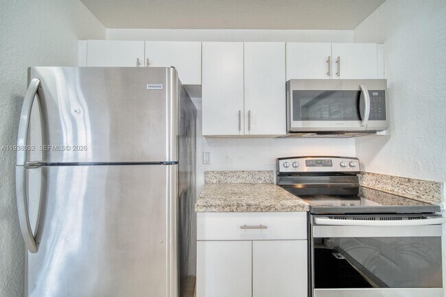 Foto del edificio - 2243 NW 61st St