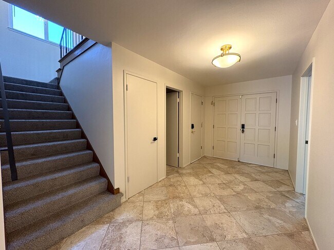 Foto del edificio - Charming Palo Alto Home with Beautiful Lan...