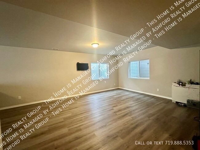 Building Photo - 3755 Reindeer Cir