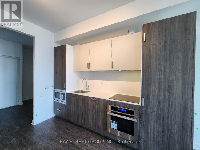 Photo du bâtiment - 88 Queen St E