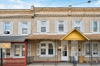 Building Photo - 1016 Potter St