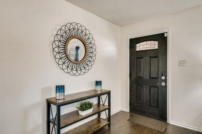 Foto del edificio - BEAUTIFUL HOME  |  OPEN CONCEPT  |  3 LIVING AREAS  |  FURNISHED OPTION  |  NEAR SCHOOLS & SHOPPING