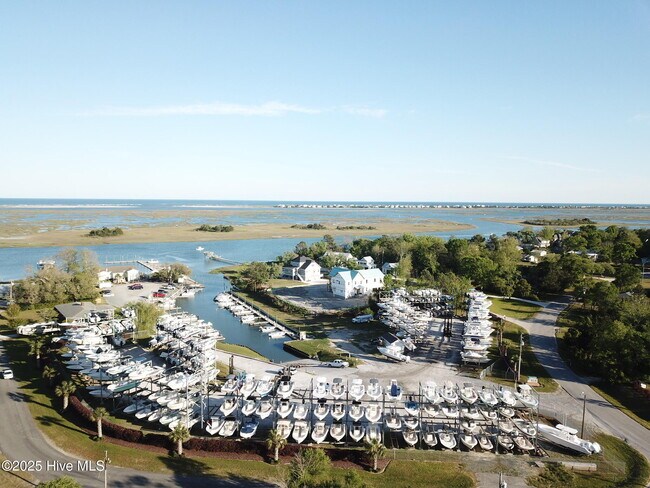 Foto del edificio - 242 Inlet Dr