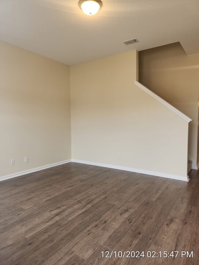 Building Photo - 73 Labrador Ln