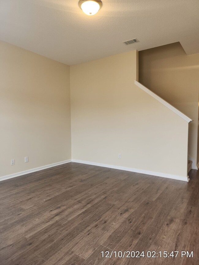 Foto del edificio - 73 Labrador Ln