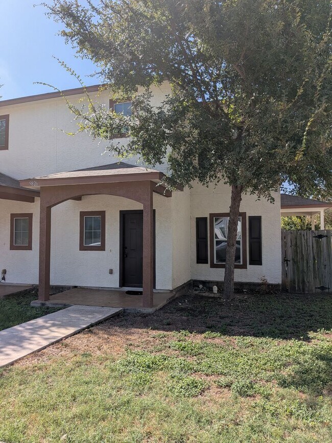 Building Photo - 5826 Grandwood Dr