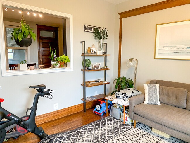 Foto del edificio - 2047 N Kimball Ave