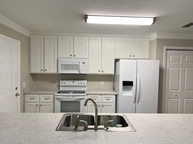 Foto del edificio - 135 Eagles Landing Dr
