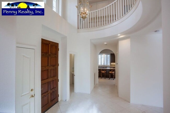 Building Photo - Stunning 4 Bedroom 3.5 Bath Home in the Co...
