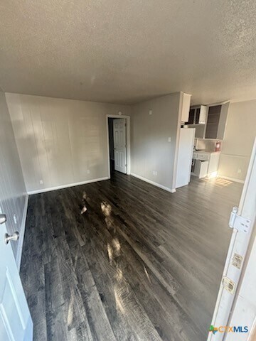 Foto del edificio - 613 Stringer St