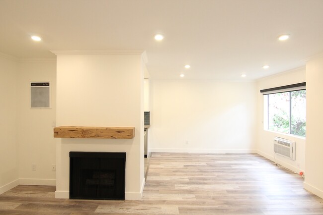 Building Photo - 3663 Vinton Ave