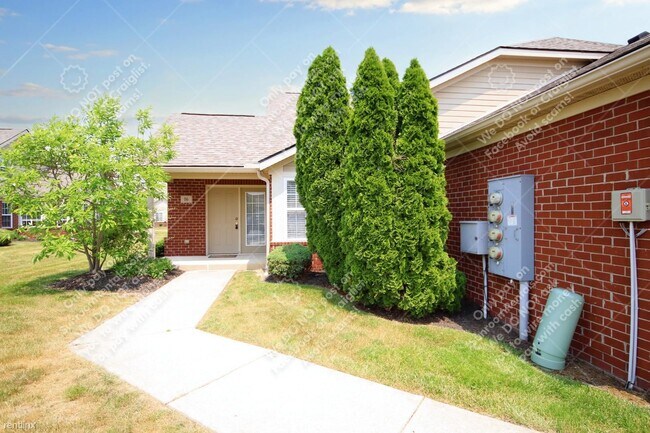 Building Photo - 3 br, 3 bath Condo - 16 Greenhedge Cir