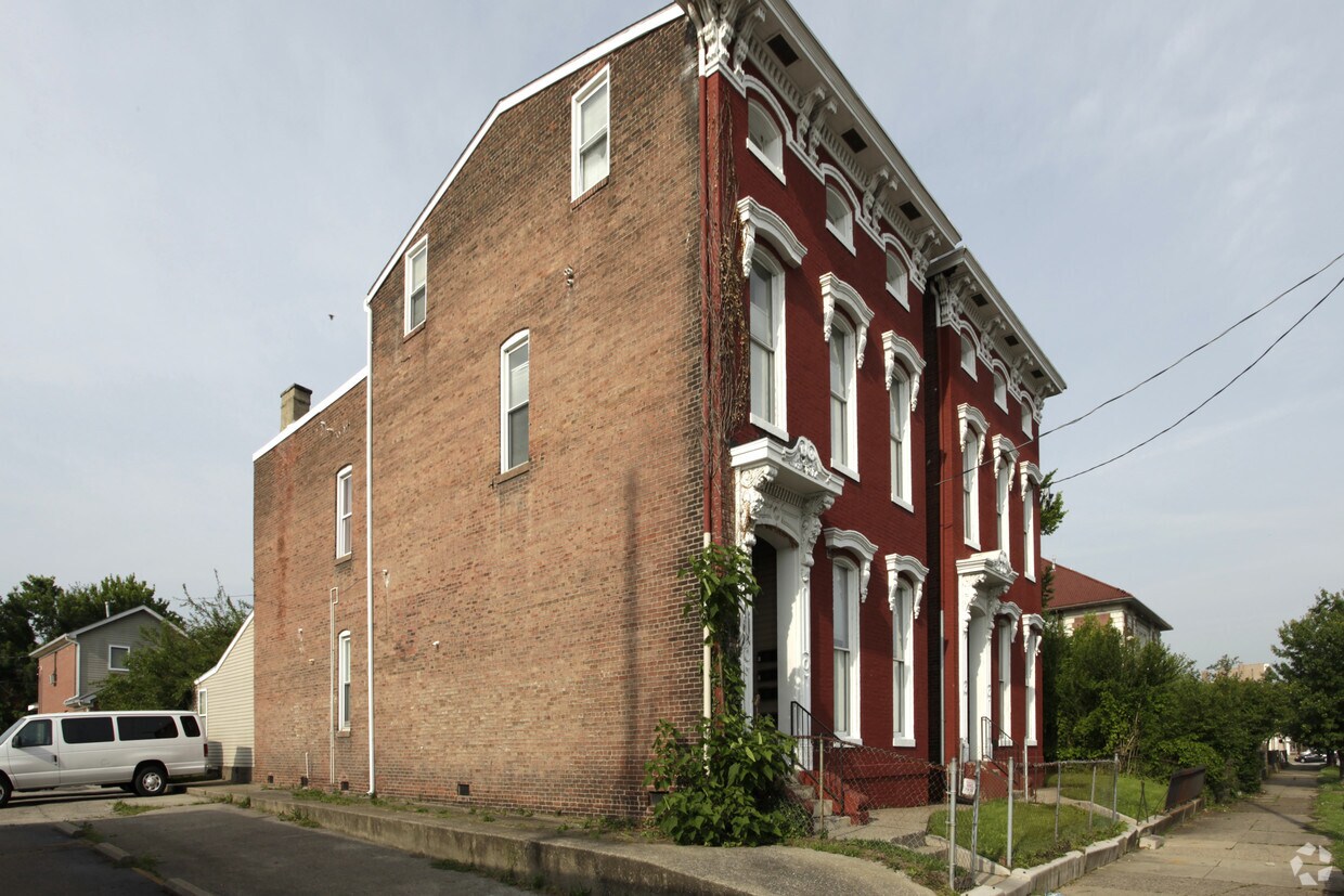 Primary Photo - 1506 W Market St