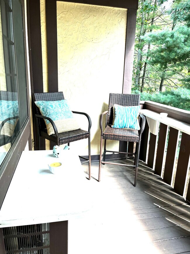 Balcony - 125 Warner Hill Rd