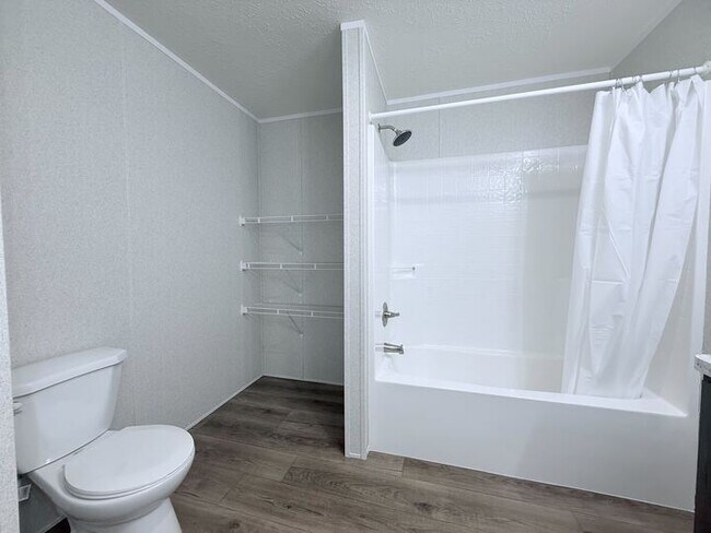 Foto del edificio - 29909 Flushing Dr