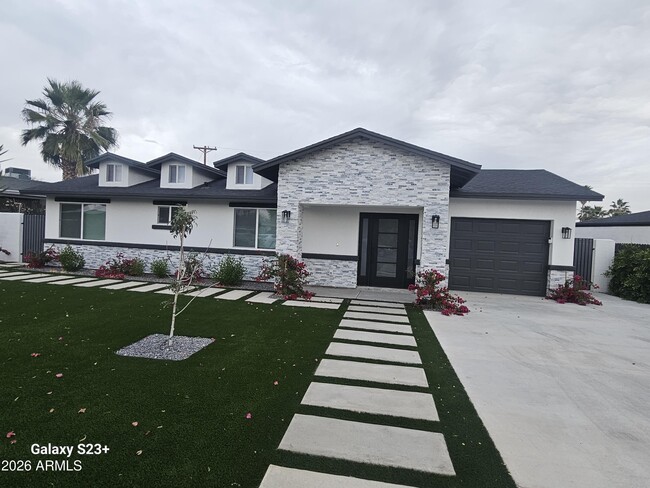 Building Photo - 2817 N 71st Pl