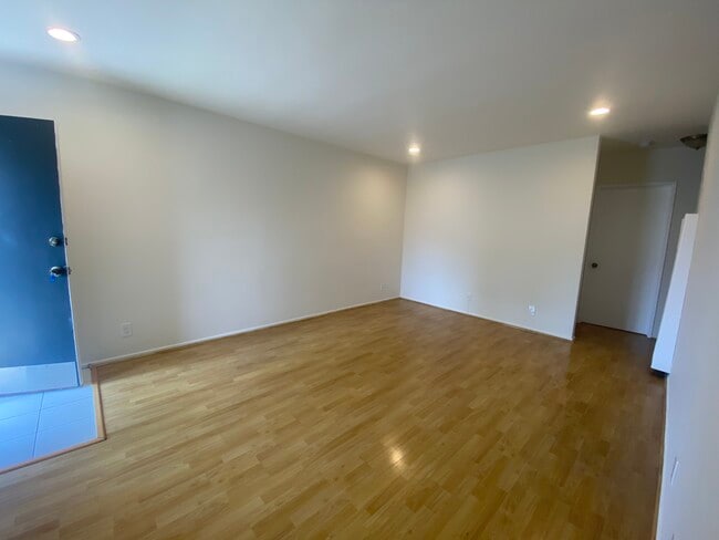 Building Photo - 1245 N Orange Dr