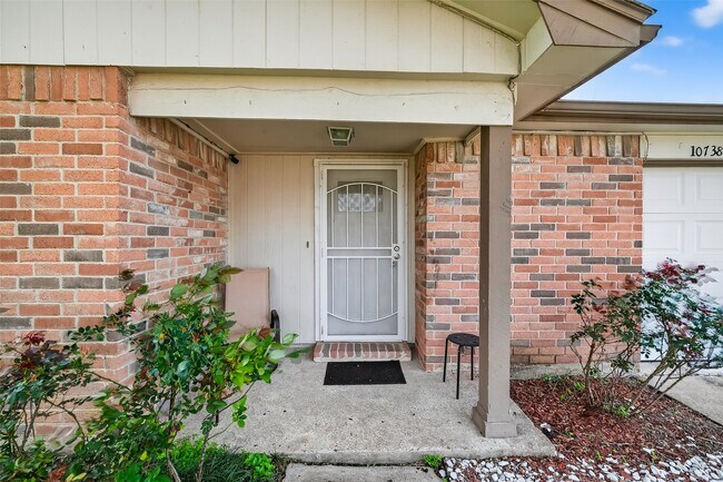 Foto del edificio - 10738 Highland Woods Dr