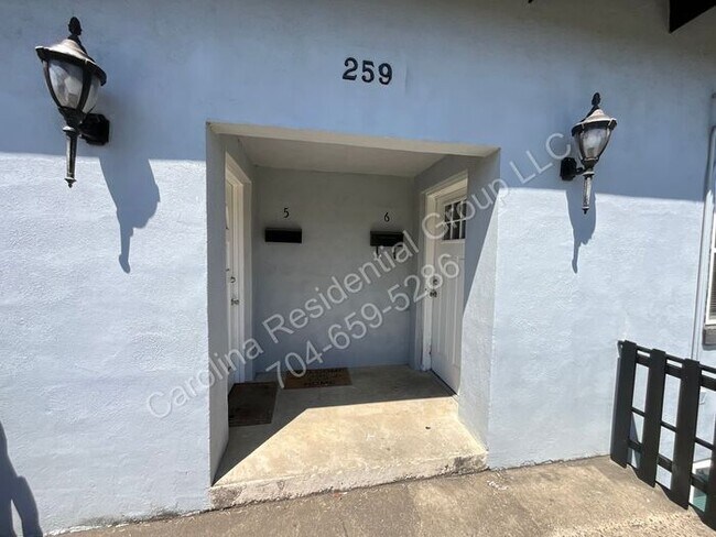 Foto del edificio - 259 Jefferson Ct NE