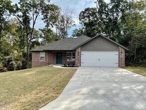 Building Photo - 18 Dinsmoore Ln