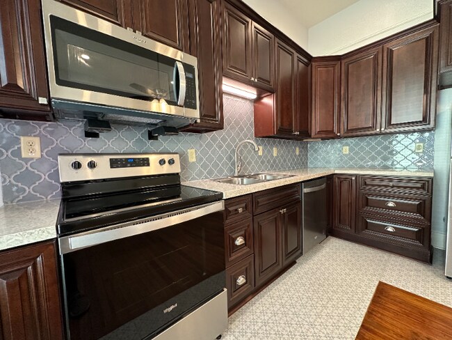 Foto del edificio - 516 E 8th St
