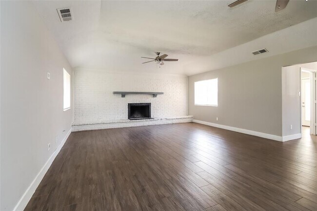 Foto del edificio - 2662 S Woodloch St