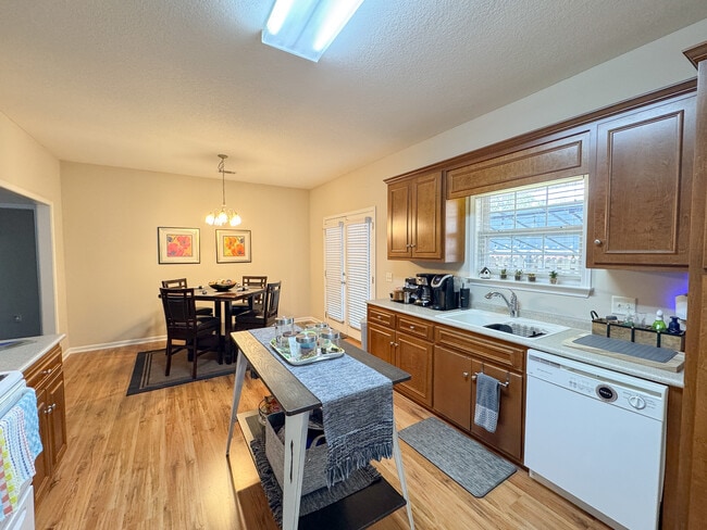 Foto del edificio - 1131 Trellis Ct