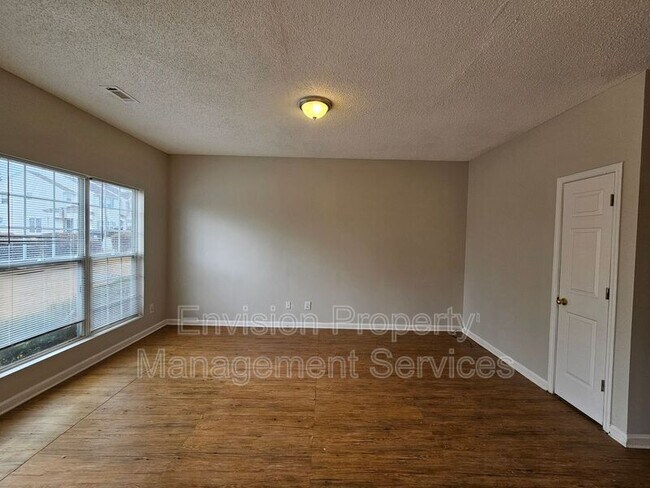Foto del edificio - 3275 Oakley Pl