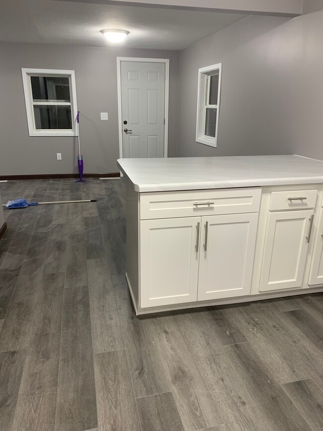 Building Photo - 216 W Fremont St