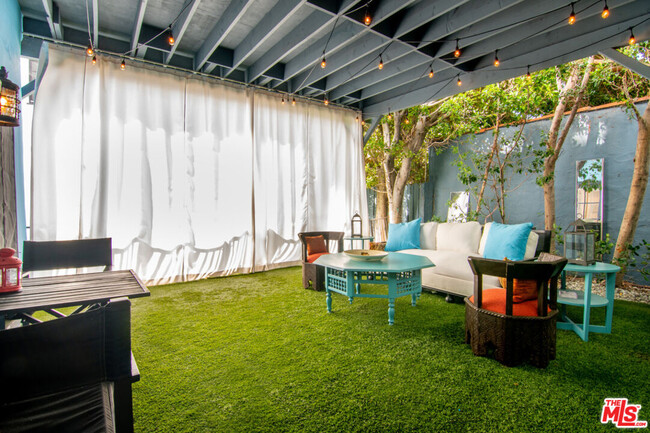 Foto del edificio - 6327 W 6th St
