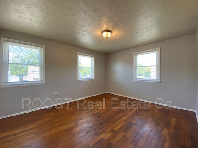 Foto del edificio - 875 E McCreight Ave