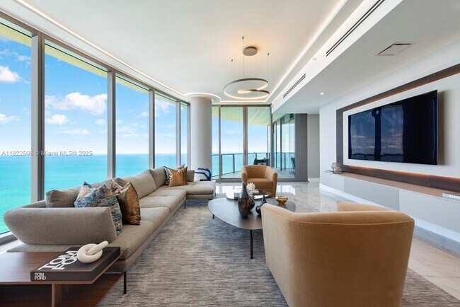 Building Photo - 15701 Collins Ave
