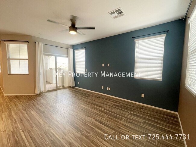 Foto del edificio - FULL STRIP VIEWS FROM THIS 3 BEDROOM SUMME...