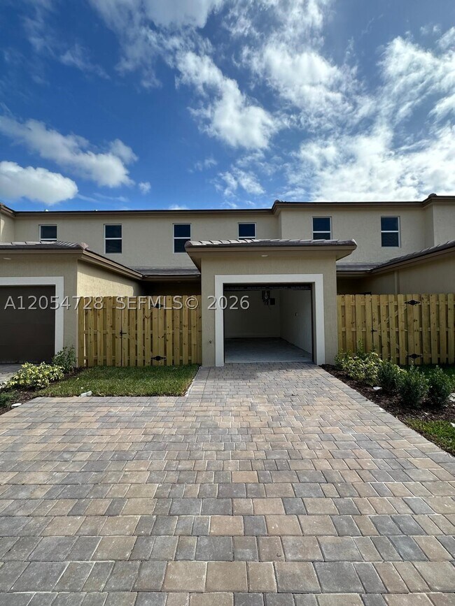 Foto del edificio - 26460 SW 148th Ct