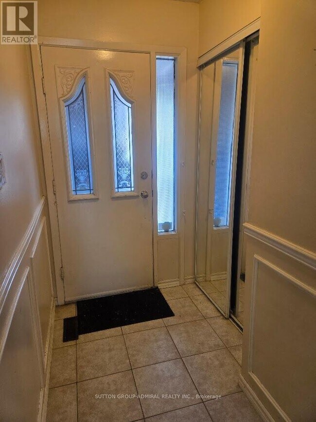 Building Photo - 112 Patrice Crescent