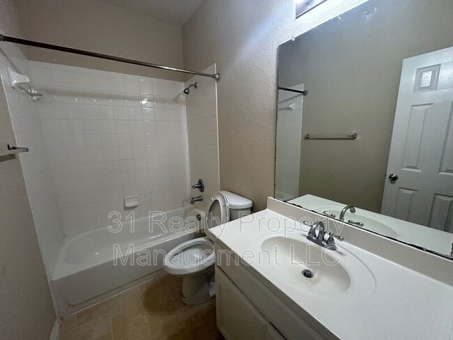 Foto del edificio - 10228 Ashburn Dr