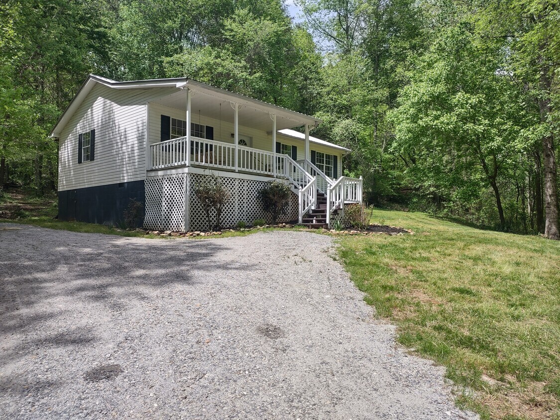 211 Whitewater Rd, Demorest, GA 30535 House Rental in Demorest, GA